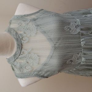 Arizona Jean Co Women's Lace Overlay Solid Green Sleeveless Blouse, Size Medium